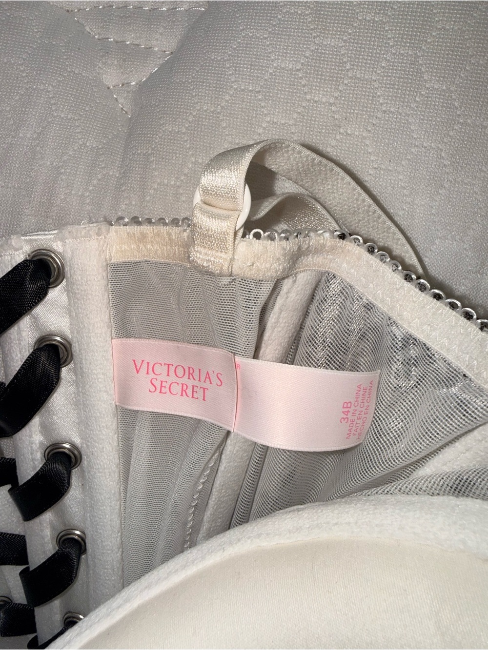 Victoria's Secret White Bustier with Black Lace Overlay 34B whimsical goth - Picture 9 of 9